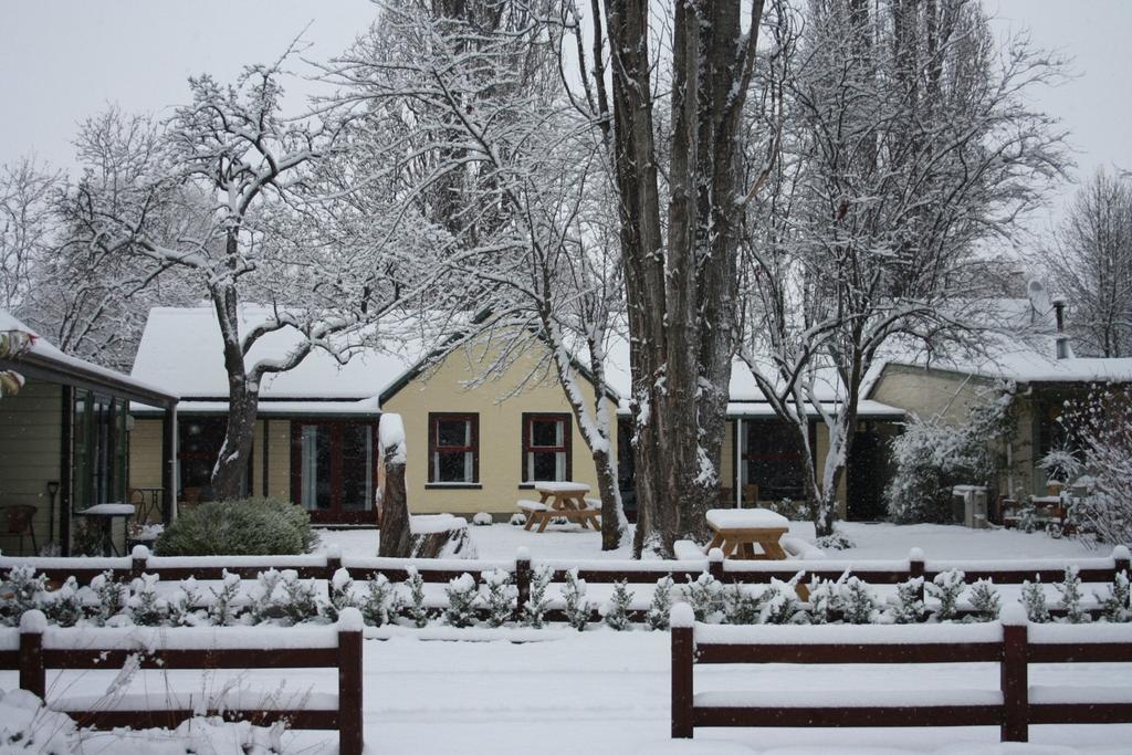 Shades Of Arrowtown Motel Exterior photo