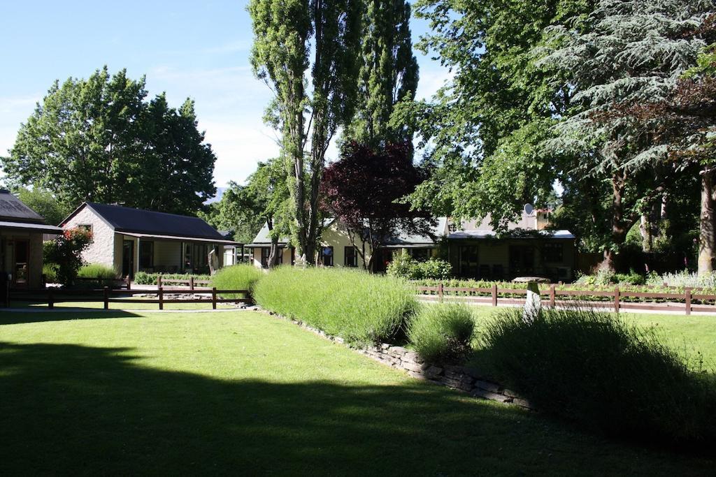 Shades Of Arrowtown Motel Exterior photo