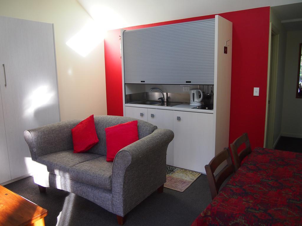 Shades Of Arrowtown Motel Exterior photo